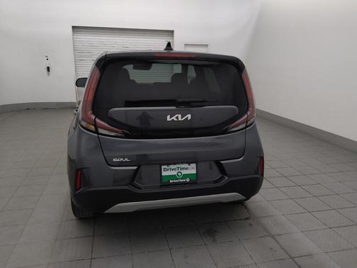 Gravity Gray 2023 Kia Soul LX