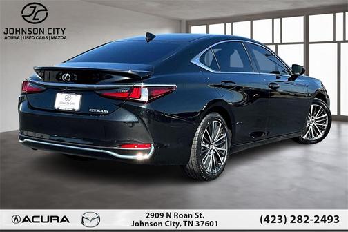 2023 Lexus ES 300h Base