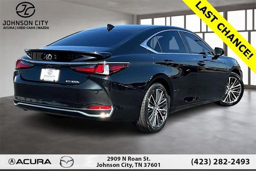 2023 Lexus ES 300h Base