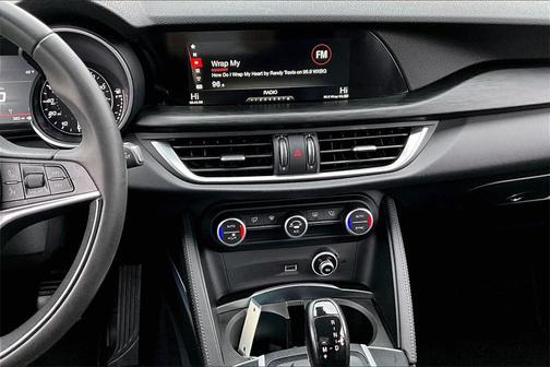 2018 Alfa Romeo Stelvio Base