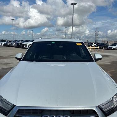 2019 Audi Q7 45 Premium Plus