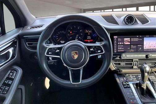 2021 Porsche Macan Base