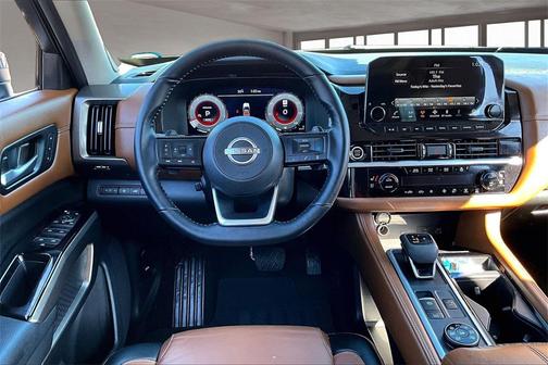 2024 Nissan Pathfinder Platinum 4WD