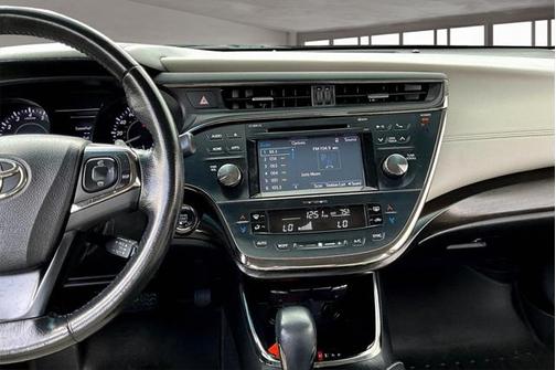 2016 Toyota Avalon XLE