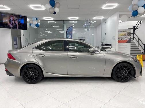 2018 Lexus IS 300 Base