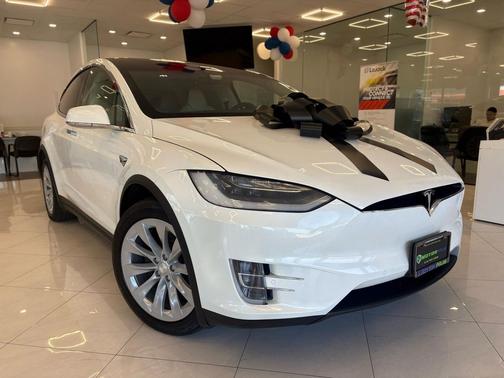 Pearl White Multi-Coat 2019 Tesla Model X Long Range