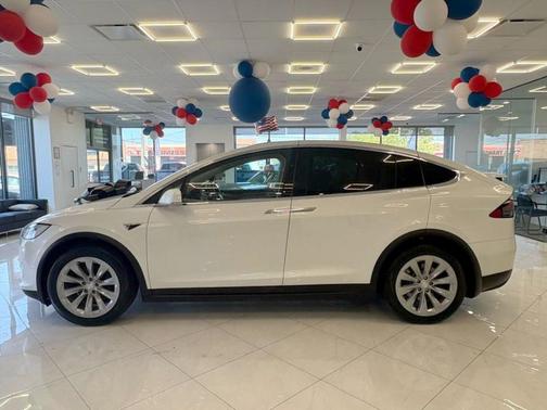 Pearl White Multi-Coat 2019 Tesla Model X Long Range
