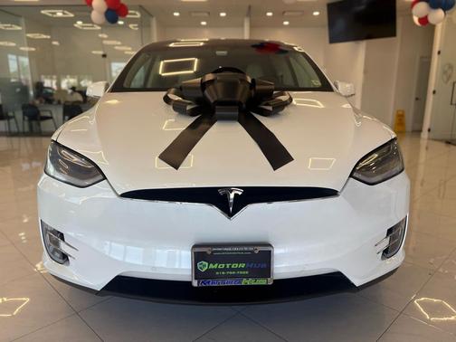 Pearl White Multi-Coat 2019 Tesla Model X Long Range
