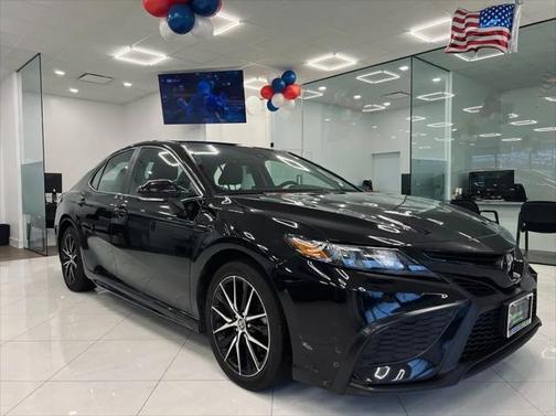 2022 Toyota Camry SE