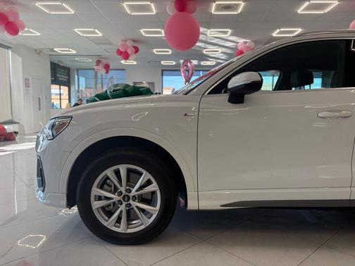 2025 Audi Q3 Premium 45 TFSI S line quattro Tiptronic