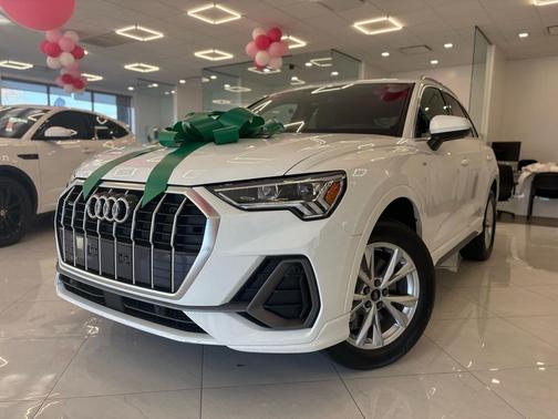 2025 Audi Q3 Premium 45 TFSI S line quattro Tiptronic
