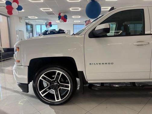 White 2018 Chevrolet Silverado 1500 2LT
