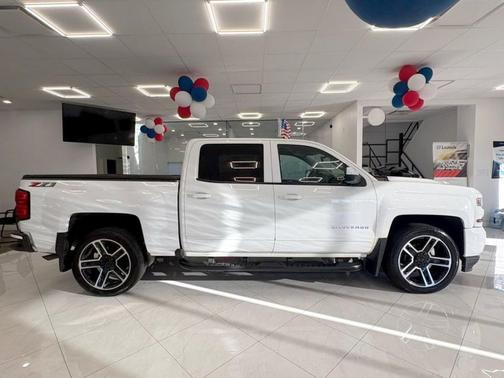 White 2018 Chevrolet Silverado 1500 2LT