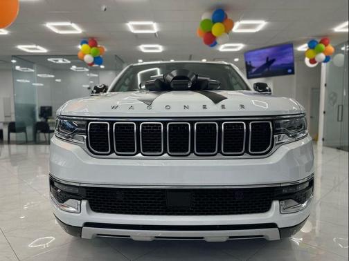 2024 Jeep Wagoneer Series II 4x2