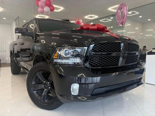 2017 RAM 1500 Night Crew Cab 4x4 5'7' Box