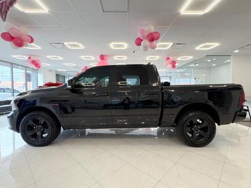 2017 RAM 1500 Night Crew Cab 4x4 5'7' Box