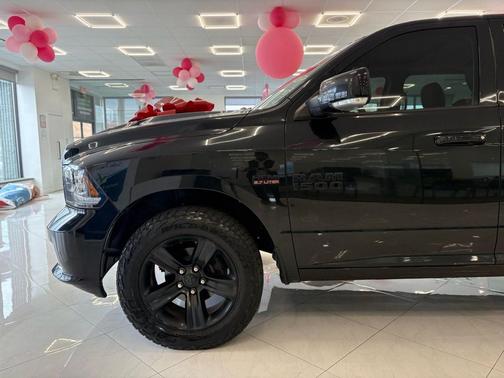 2017 RAM 1500 Night Crew Cab 4x4 5'7' Box