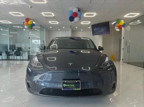 2021 Tesla Model Y Standard Range Rear-Wheel Drive