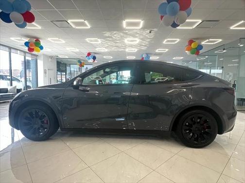 2021 Tesla Model Y Standard Range Rear-Wheel Drive