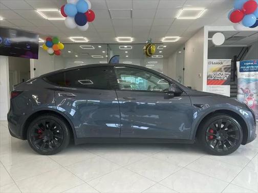 2021 Tesla Model Y Standard Range Rear-Wheel Drive