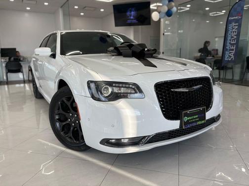 2019 Chrysler 300 S