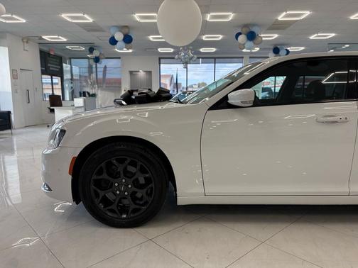 2019 Chrysler 300 S