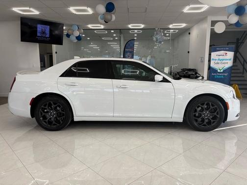 2019 Chrysler 300 S