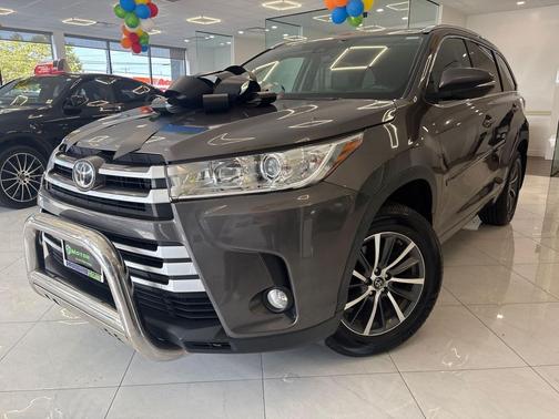 Predawn Gray Mica 2017 Toyota Highlander XLE