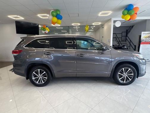 Predawn Gray Mica 2017 Toyota Highlander XLE