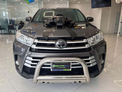 Predawn Gray Mica 2017 Toyota Highlander XLE