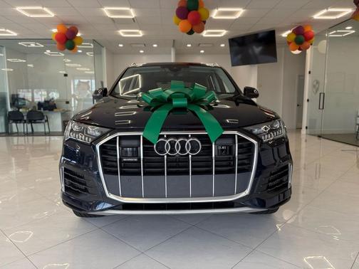 2024 Audi Q7 55 Premium Plus