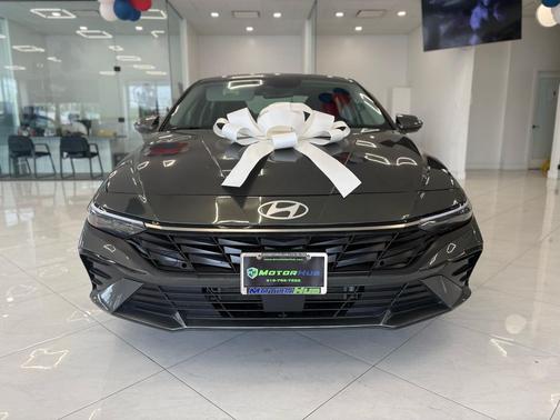 Gray 2025 Hyundai ELANTRA HEV Limited