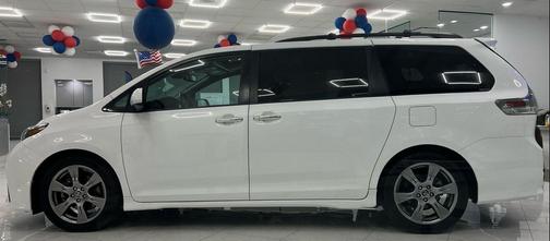 2019 Toyota Sienna SE