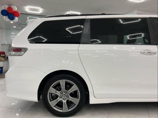 2019 Toyota Sienna SE