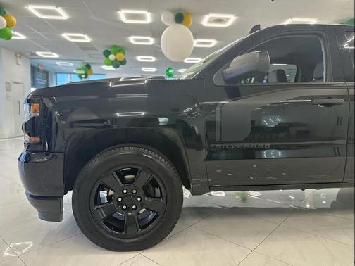 2018 Chevrolet Silverado 1500 Custom
