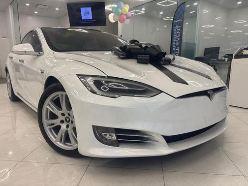 Pearl White Multi-Coat 2020 Tesla Model S Long Range Plus