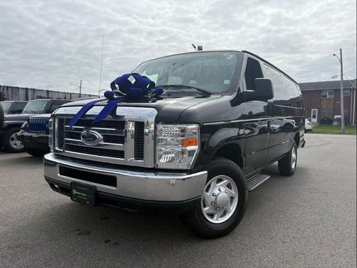 2011 Ford E350 Super Duty XLT