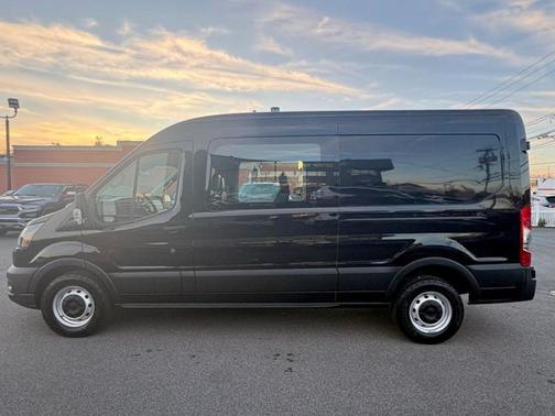 2022 Ford Transit-250 Base