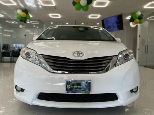 2014 Toyota Sienna XLE