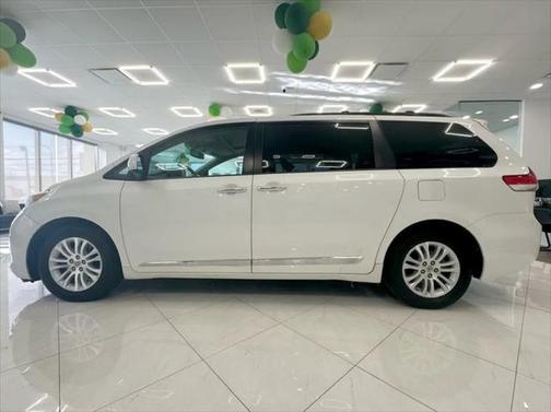 2014 Toyota Sienna XLE