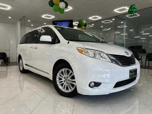 2014 Toyota Sienna XLE