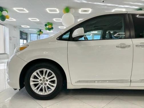 2014 Toyota Sienna XLE