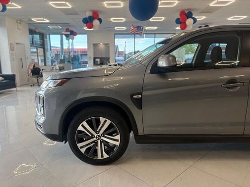 Mercury Gray Metallic 2025 Mitsubishi Outlander Sport 2.0 ES