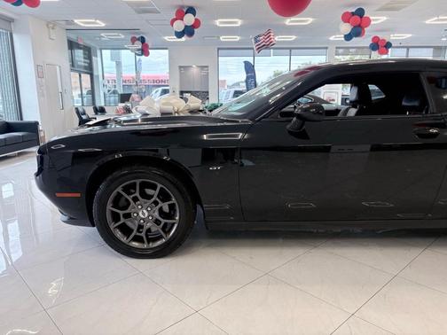 Pitch Black Clearcoat 2018 Dodge Challenger GT