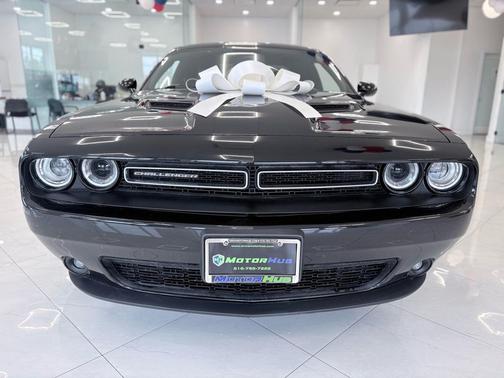 Pitch Black Clearcoat 2018 Dodge Challenger GT