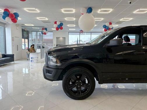 2024 RAM 1500 Classic Warlock Crew Cab 4x4 5'7' Box