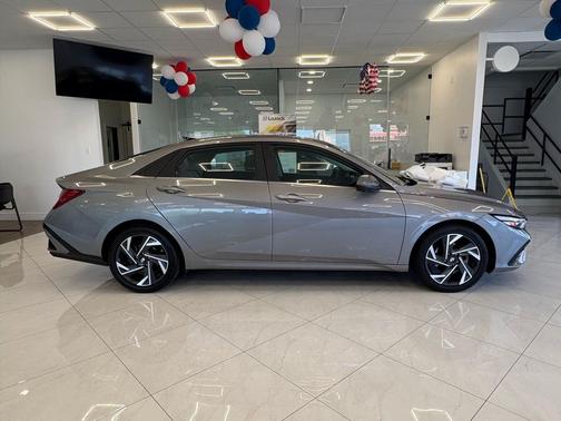Gray 2024 Hyundai ELANTRA Limited
