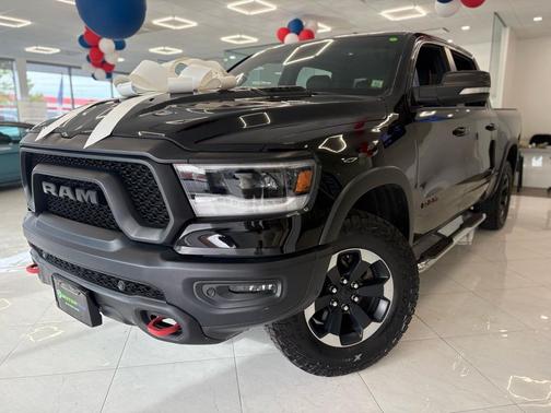 Diamond Black Crystal Pearlcoat 2019 RAM 1500 Rebel