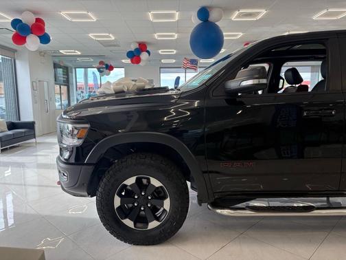Diamond Black Crystal Pearlcoat 2019 RAM 1500 Rebel
