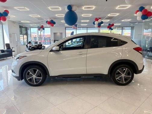 Platinum White Pearl 2022 Honda HR-V EX